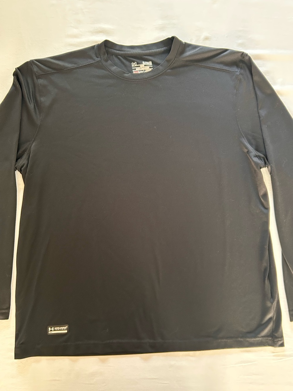 Under Armour HeatGear Long Sleeve Black Athletic Shirt XL Loose Fit